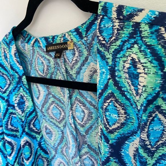 AmberNoon II by Dr. Erum Ilyas | Turquoise Ikat Open-Front Three-Quarter Sleeve - Picture 4 of 8